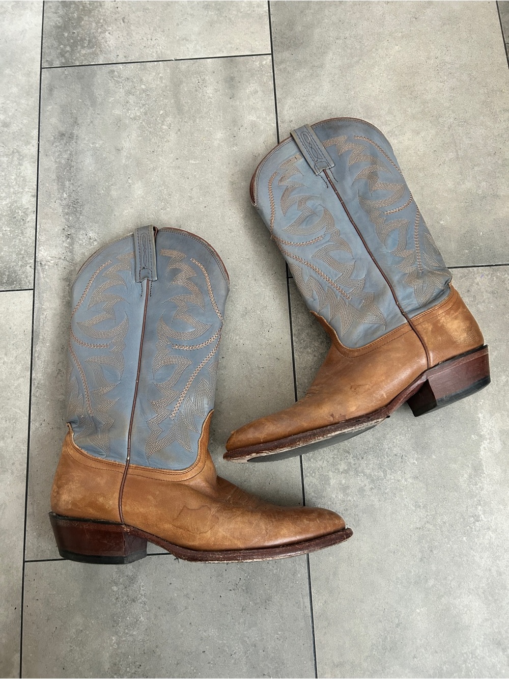 Vintage Men's Nocona western cowboy leather boots two toned tan, blue gray 9.5D